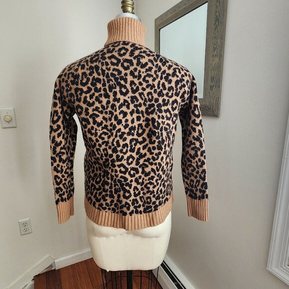 J. CREW Oversize Animal Print Sweater Size S - Picture 5 of 8